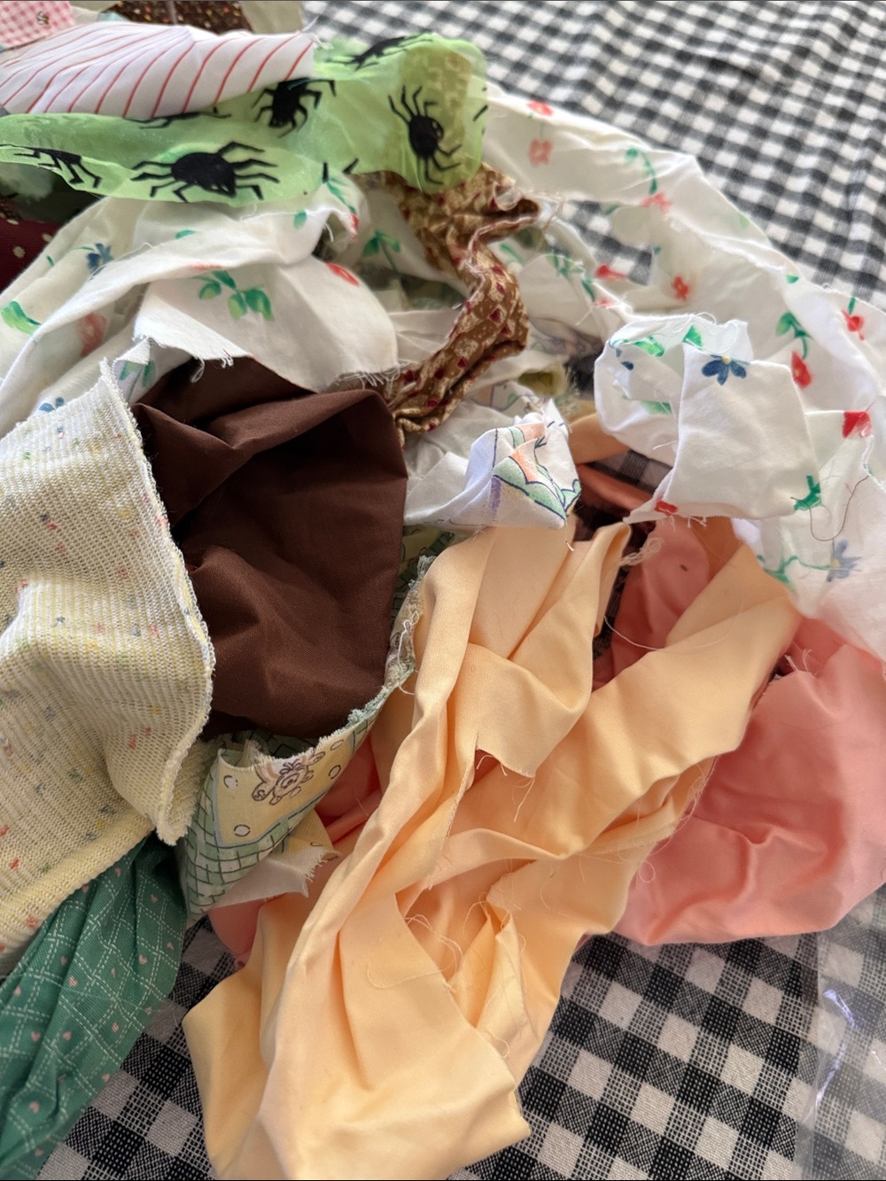 Mixed Fabric Scraps Bundle - Multi-Color Craft Pack - Picture 2 of 5